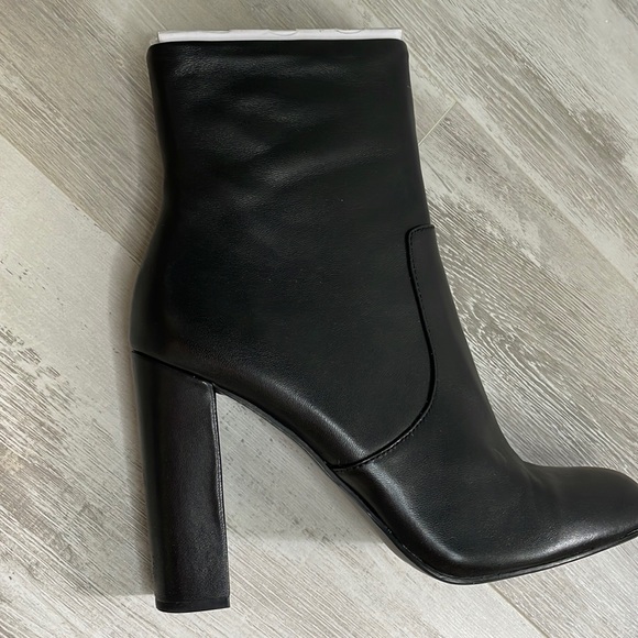 New Steve Madden Editor Black Leather Full Zip High Ankle Boots 8.5 - Picture 4 of 7